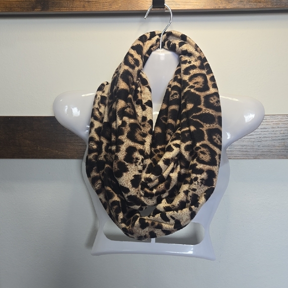 Leopard Print Infinity Scarf - Picture 2 of 2